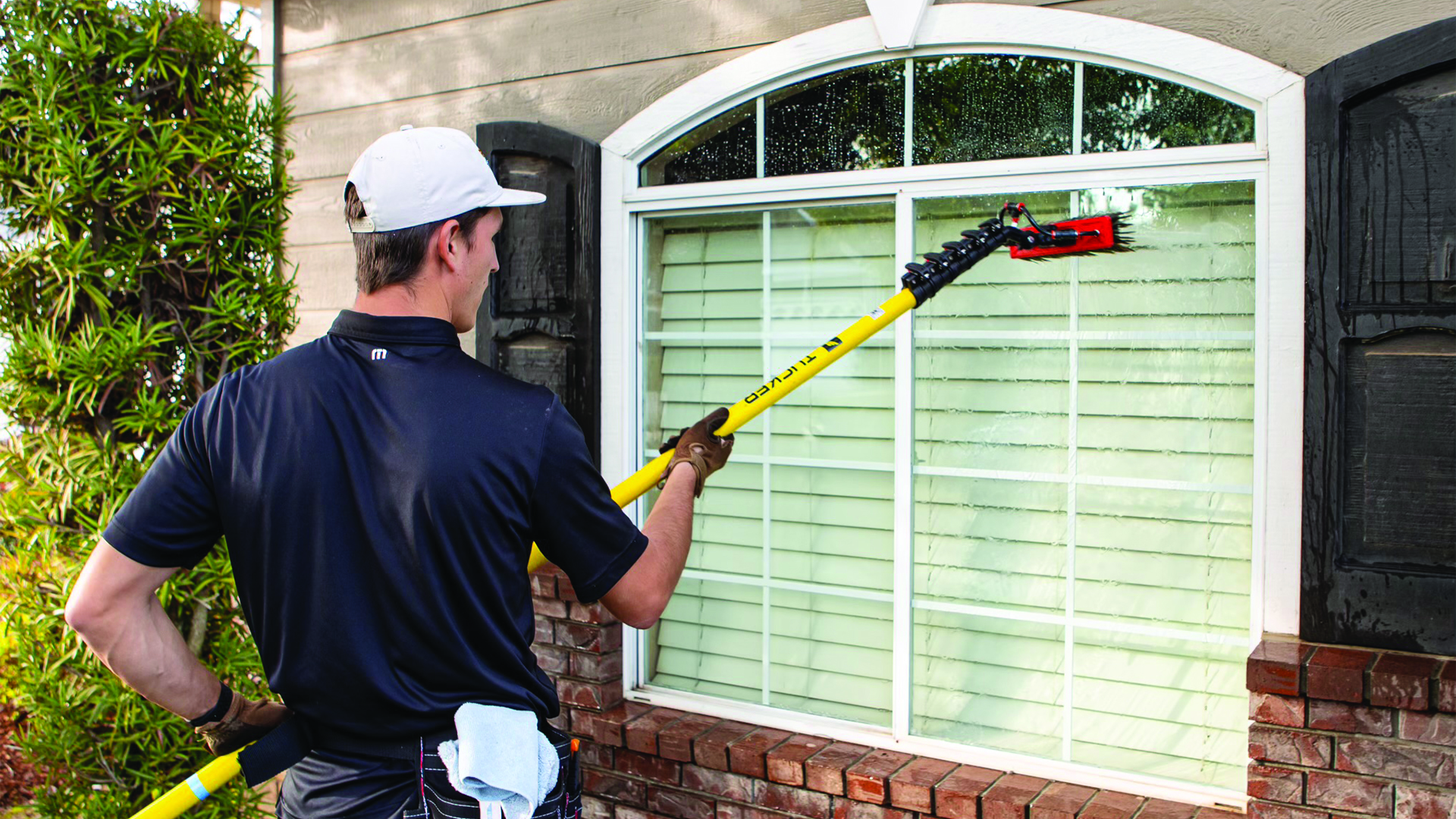 Lumon Cleaning Fresno CA Window Cleaning 3