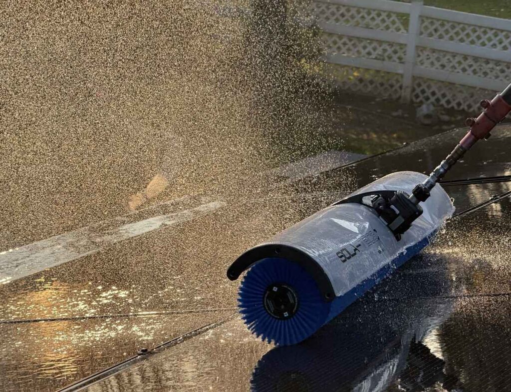 Clovis solar panel cleaning service